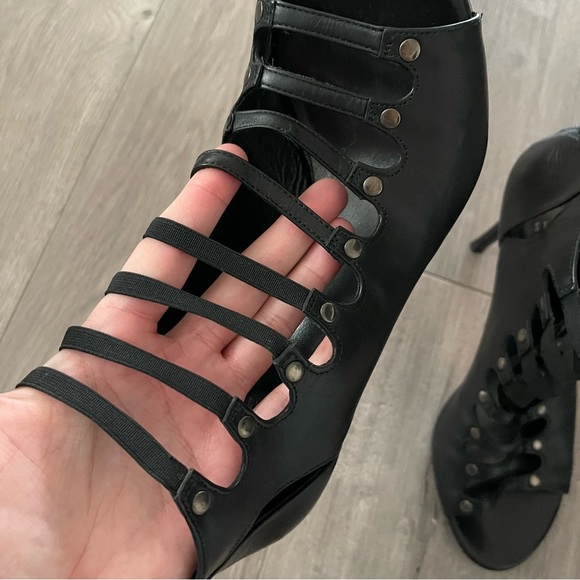 Stuart Weitzman Black Leather Caged Strappy Cut Out Peep Toe Heels - Picture 3 of 9